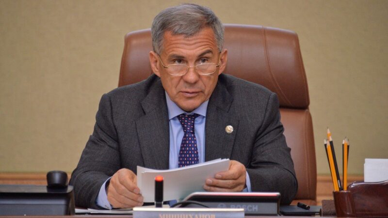 Минниханов: Срок выплаты пособий по безработице должен быть максимально коротким