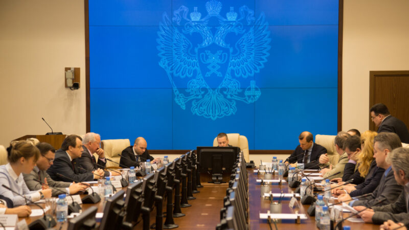 Путин ликвидировал Роспечать и Россвязь